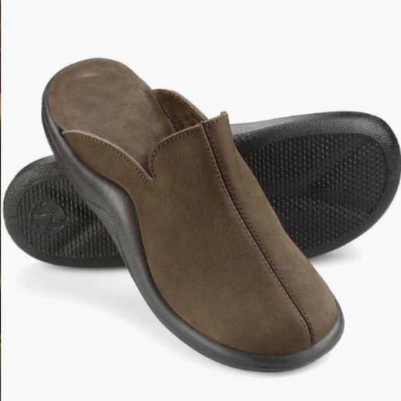 The Gentleman's Walk On Air Indoor/Outdoor Slippers - Picture 1 of 7
